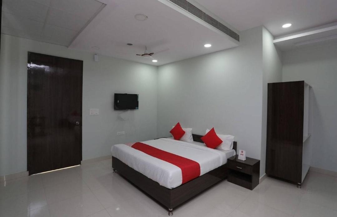 Hotel Kailash Mansarovar And Banquet Hall Bareilly Esterno foto